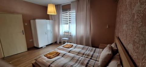 Bed, Bedroom, air conditioner