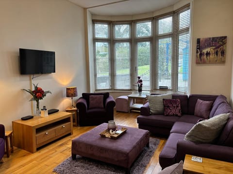 Elm Lodge Apartment in Plymouth