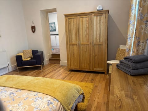 Elm Lodge Apartment in Plymouth