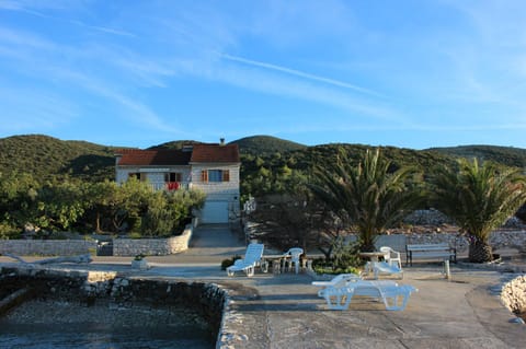 Property building, Facade/entrance, Beach