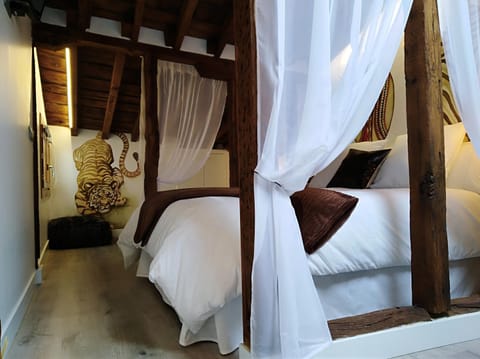 Bed, Decorative detail