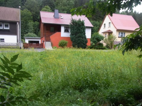 Nearby landmark, Restaurant/places to eat, Facade/entrance, Natural landscape, Shopping Area