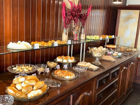 Coffee/tea facilities, Breakfast, Breakfast, Buffet breakfast, Buffet breakfast, American breakfast, American breakfast