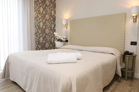Summer, Bedroom, Street view
