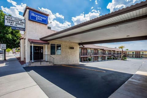 Property building, Facade/entrance, On site