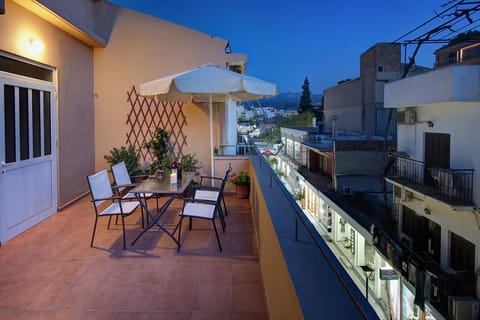 Balcony/Terrace, City view