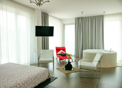 Max Luxury Suite - Servizio Spiaggia Inclusa Bed and Breakfast in Province of Foggia