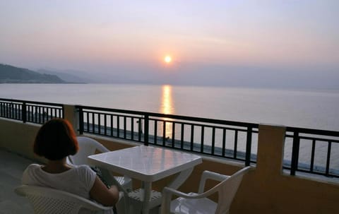 View (from property/room), Balcony/Terrace, Sea view, Location, Sunrise, Sunset