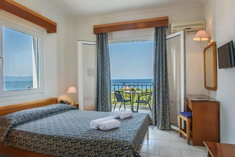 Day, Photo of the whole room, Sea view