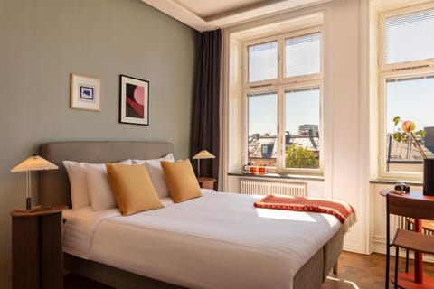 Bed, View (from property/room), Seating area