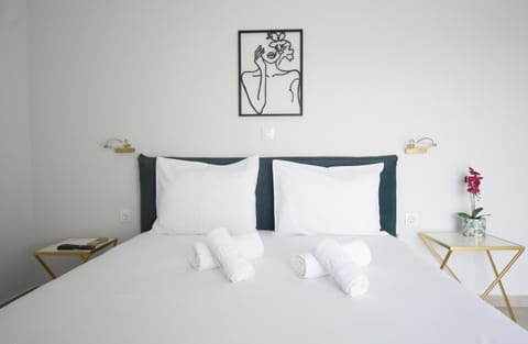 Bed, Decorative detail, Bedroom