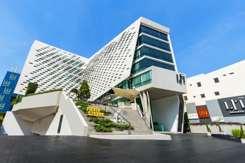 Property building, Facade/entrance