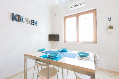 Food and drinks, Other, Photo of the whole room, Decorative detail, Drinks