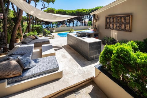 Villa in Puerto Cabopino House in Sitio de Calahonda