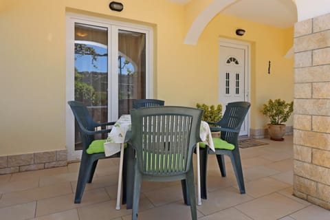 Balcony/Terrace, children, Family