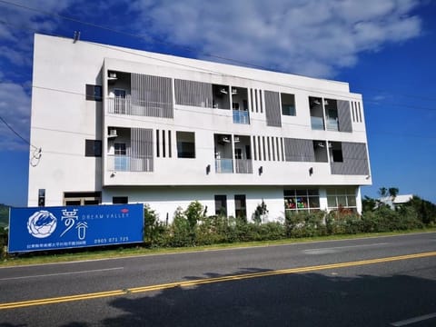 Property building, Day