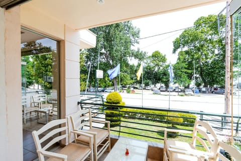 Balcony/Terrace, Street view