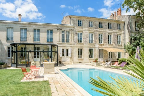 Property building, Garden, Garden view, Pool view, Swimming pool, Swimming pool