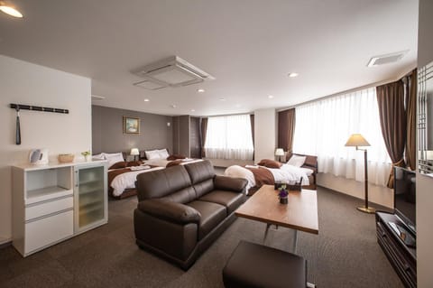 Living room, Photo of the whole room