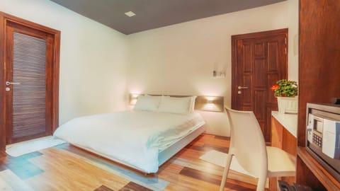 Toilet, Bed, Photo of the whole room, Decorative detail, Bedroom, oven, safe, wardrobe