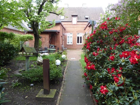 Property building, Patio, Garden