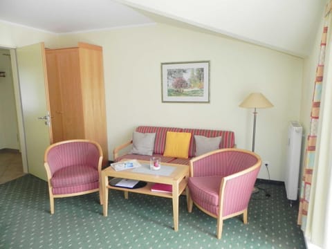 Living room, Photo of the whole room, Seating area