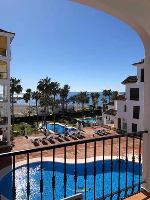 Property building, Swimming pool, Swimming pool
