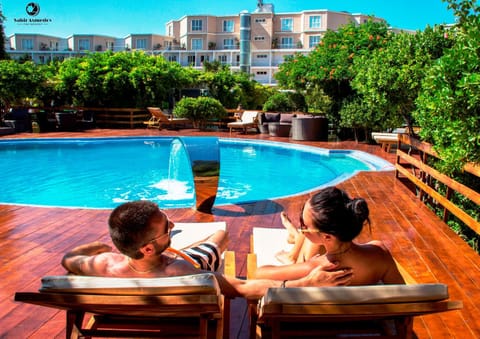 Day, Guests, Swimming pool