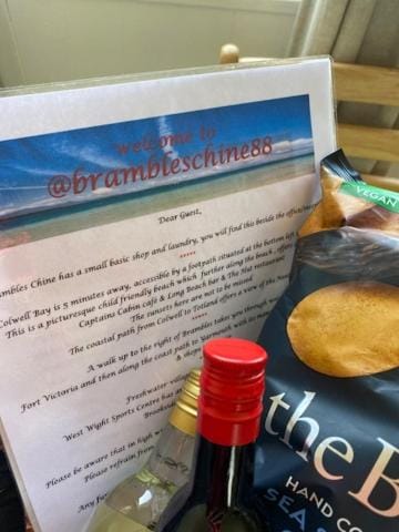 Brambles chine Chalet in Freshwater