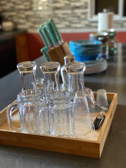 Kitchen or kitchenette, Communal kitchen