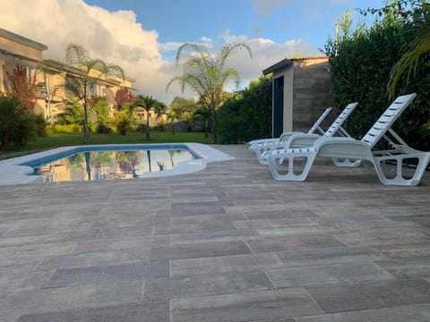 Swimming pool, Swimming pool