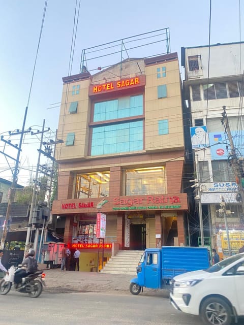 Property building, Facade/entrance