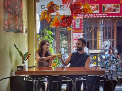 Restaurant/places to eat, Lounge or bar