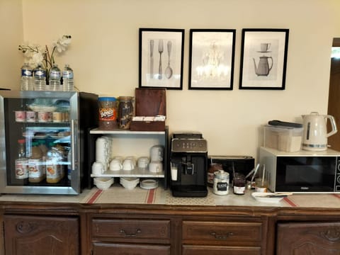 Breakfast, Internal: Not applicable to any particular room