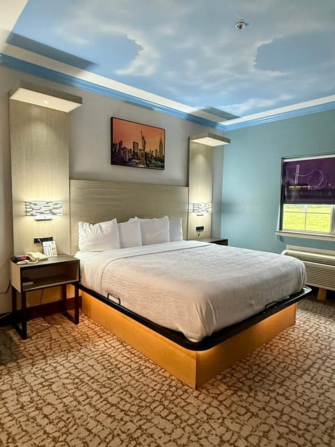 Baymont by Wyndham Texas City Hotel in La Marque