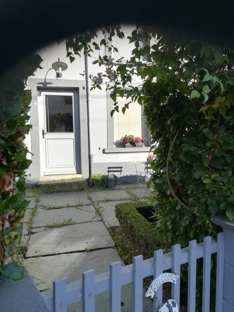 La Maison Hôte, gîte de charme en bord de Semois House in Wallonia, Belgium