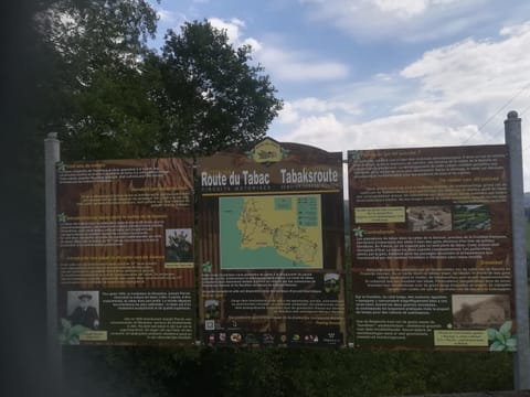 La Maison Hôte, gîte de charme en bord de Semois House in Wallonia, Belgium