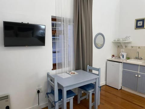 TV and multimedia, Kitchen or kitchenette, Dining area