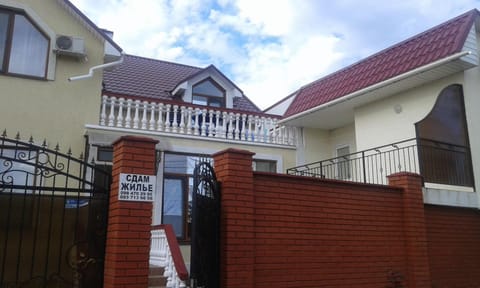 Property building, On site