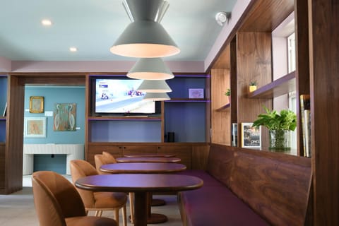 Lounge or bar
