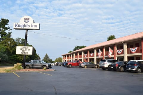 Neighbourhood, Street view, Location, Parking