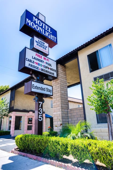 Facade/entrance, Property logo or sign