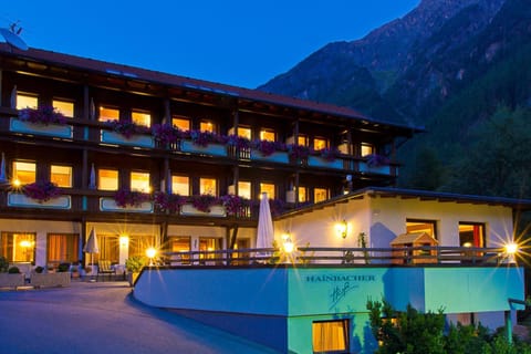 Property building, Facade/entrance, Night