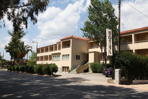 Facade/entrance