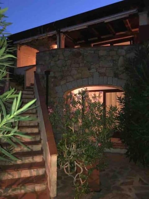 A 30 m dal mare House in Golfo Aranci