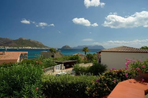 A 30 m dal mare House in Golfo Aranci