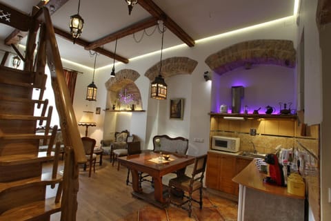 Kitchen or kitchenette, Living room, Photo of the whole room, Seating area, Dining area, minibar, oven, pet friendly, washing machine