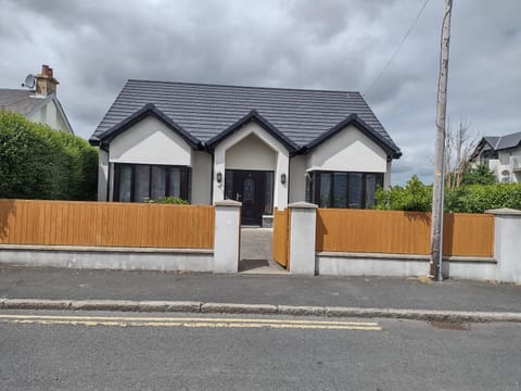 Property building, Neighbourhood, Street view
