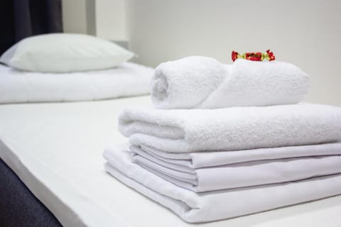 Bed, Library, TV and multimedia, Photo of the whole room, Bedroom, furniture, furniture, hair dresser, heating, heating, towels, towels, wardrobe