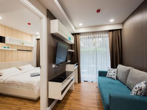 Living room, Bedroom